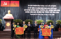 Thành phố Hồ Chí Minh tuyên dương, khen thưởng hơn 200 tập thể và cá nhân vì sự nghiệp giáo dục - Văn Phòng Sở